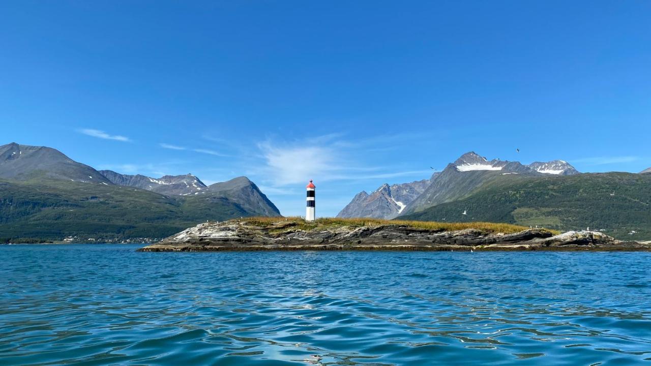 Lyngen, Mackay appartment, Lyngen Lyngseidet Buitenkant foto