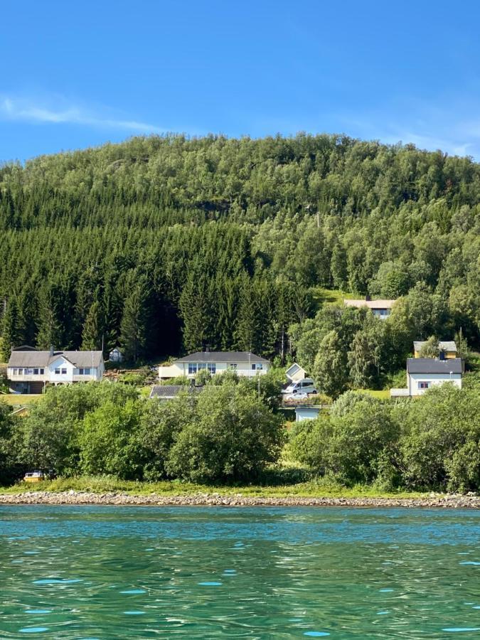 Lyngen, Mackay appartment, Lyngen Lyngseidet Buitenkant foto